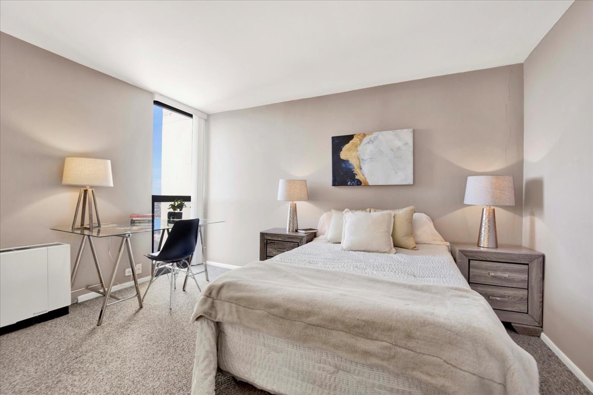 1850 North Clark Street, Unit 2009 Chicago, IL 60614 - Photo 17 of 26