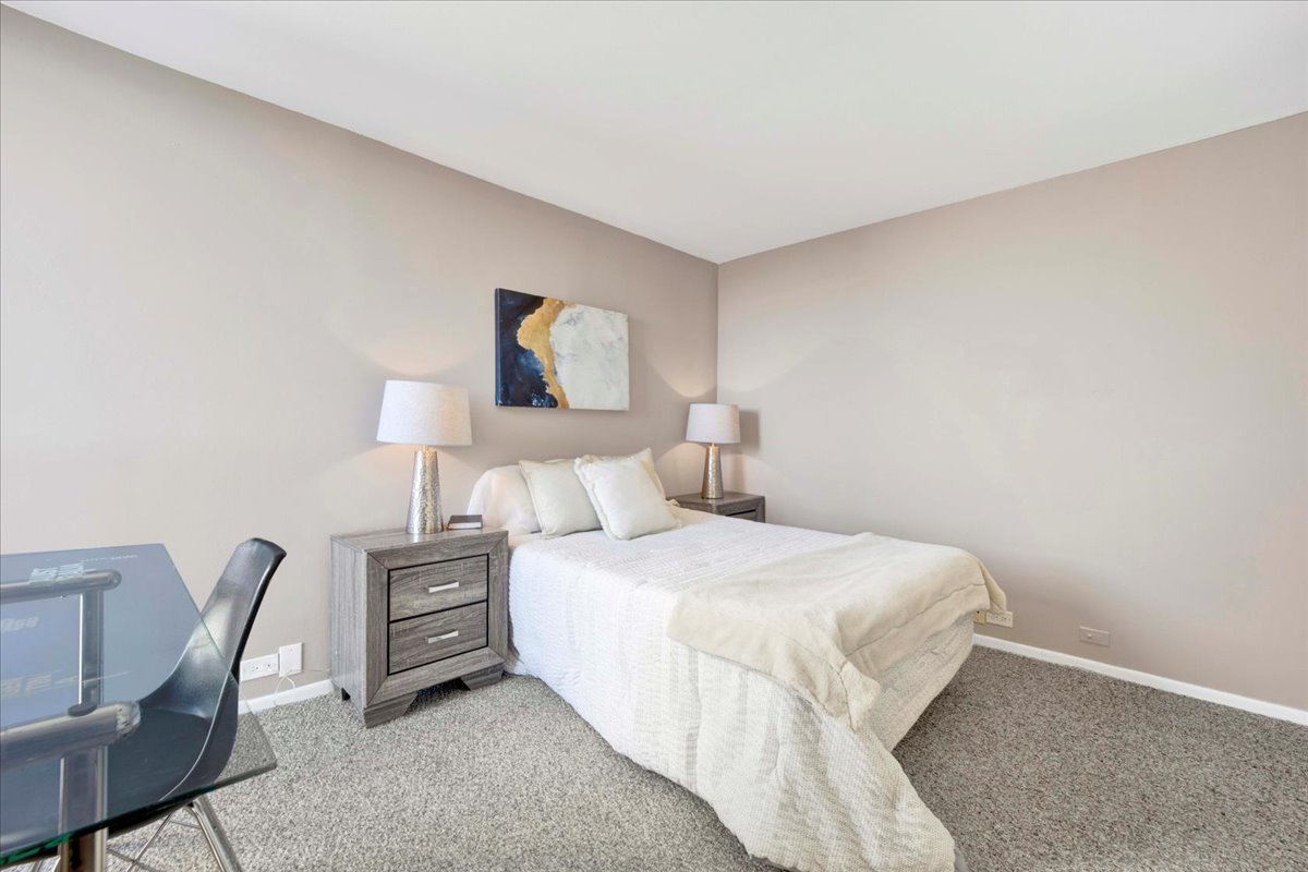 1850 North Clark Street, Unit 2009 Chicago, IL 60614 - Photo 18 of 26