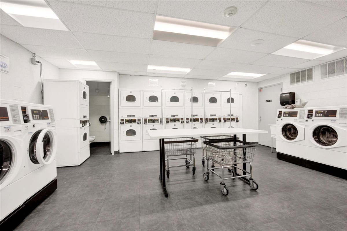 1850 North Clark Street, Unit 2009 Chicago, IL 60614 - Photo 23 of 26