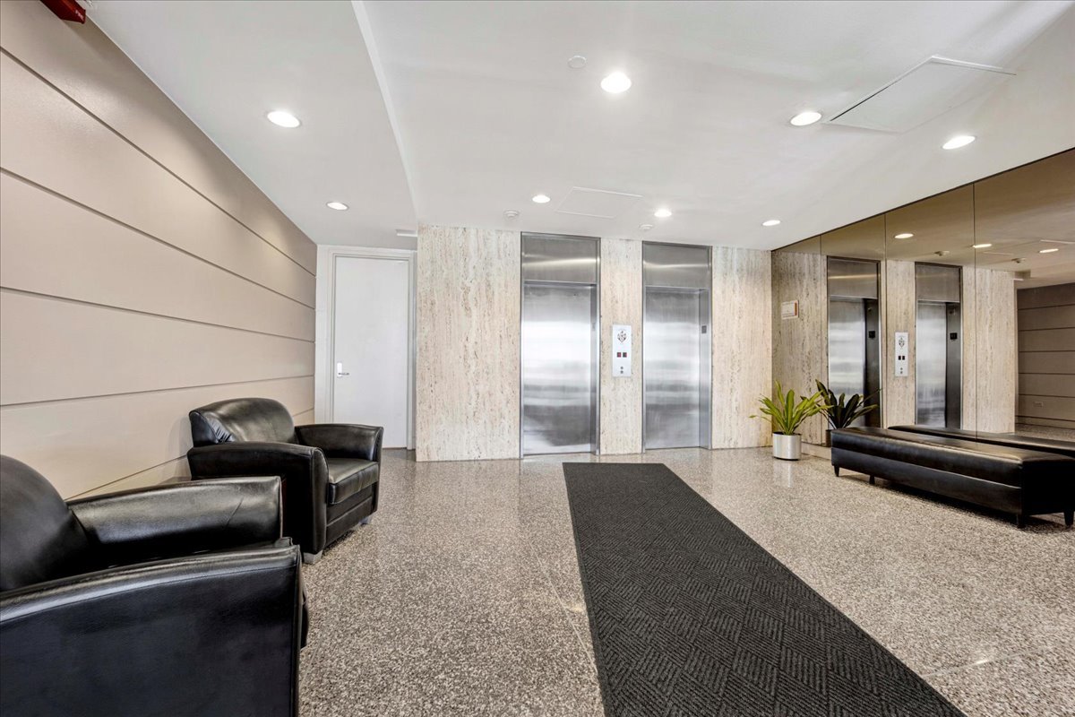1850 North Clark Street, Unit 2009 Chicago, IL 60614 - Photo 25 of 26