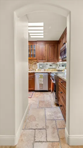 $7,000 | 1220 Coast Village Road, Unit 307, Santa Barbara, CA 93108