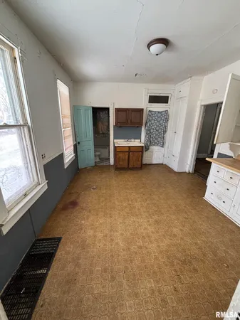 $42,000 | 2010 West Malone Street, Peoria, IL 61605