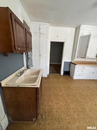 $42,000 | 2010 West Malone Street, Peoria, IL 61605