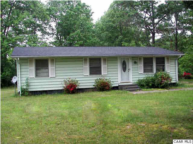 829 Toms Road Barboursville, VA 22923 - Photo 1 of 7 3 Bedrooms, 1.5 baths and 1.19 AC. Septic and water hookup available to the left side of property for your garage.