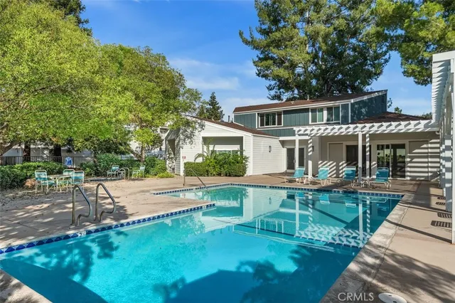 $715,000 | 10056 Melinda Way, Unit 3, Northridge, CA 91325