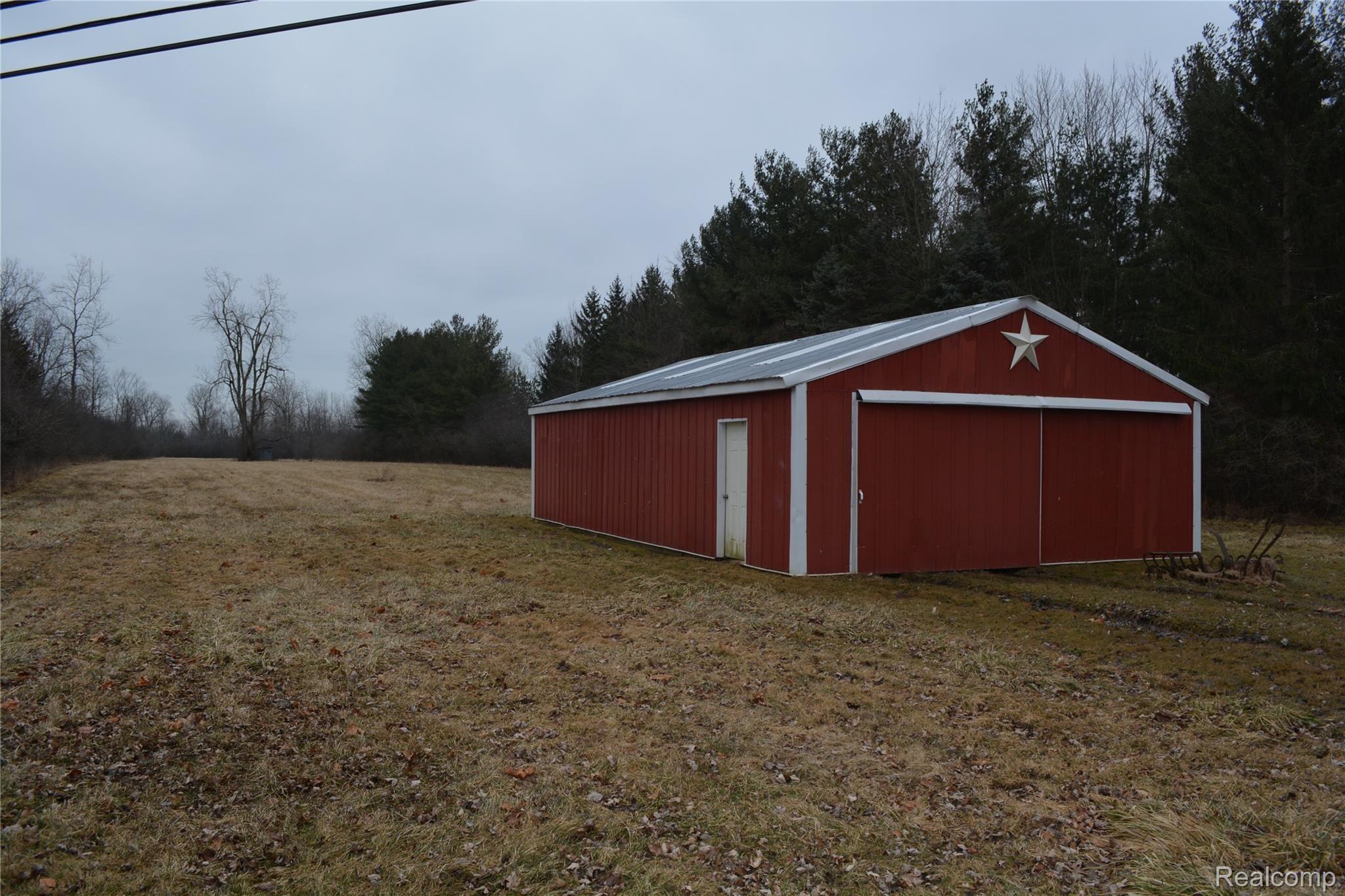 30367 Fort Road Rockwood, MI 48173 - Photo 11 of 35 30367 Fort St (11).JPG