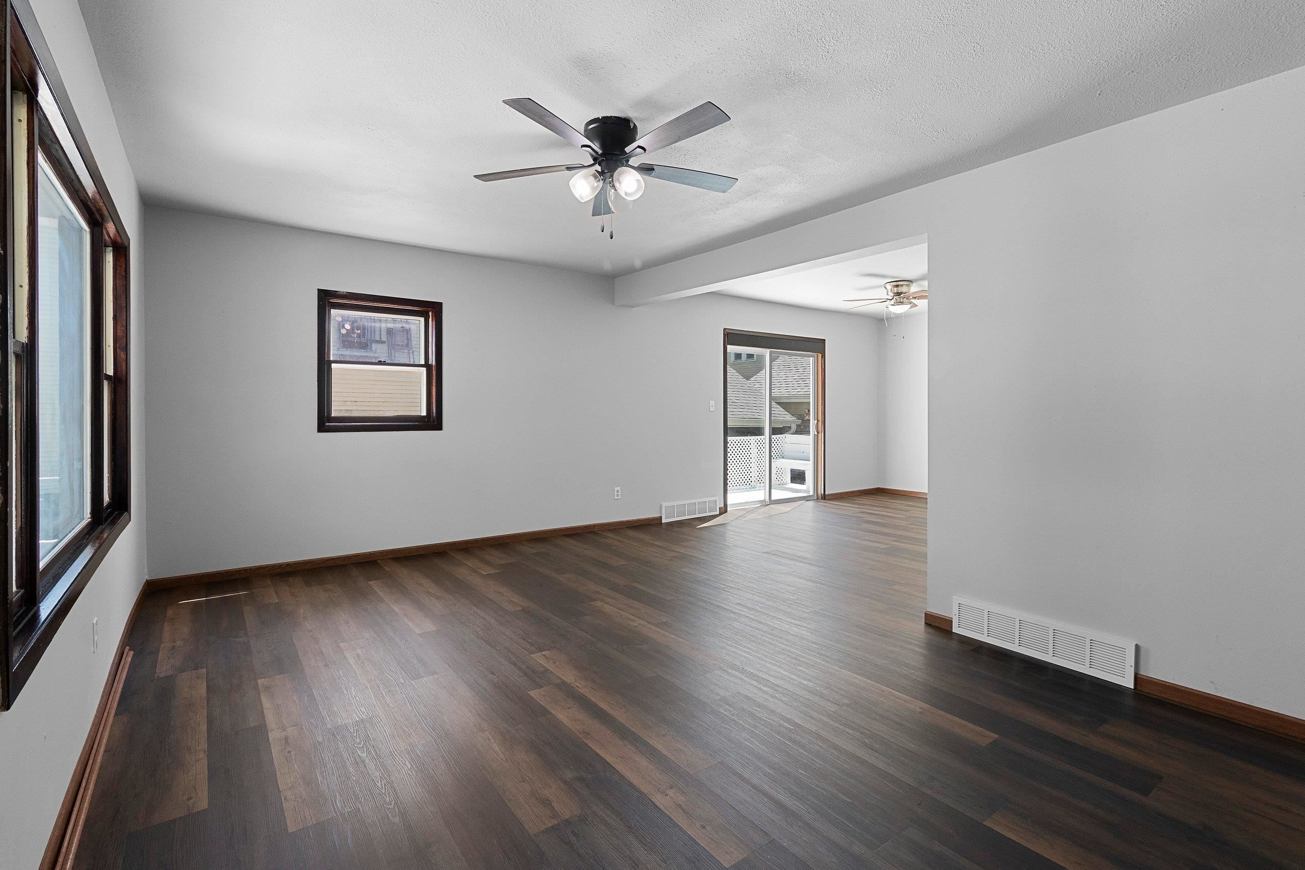 809 North Durkee Street Appleton, WI 54911 - Photo 4 of 31