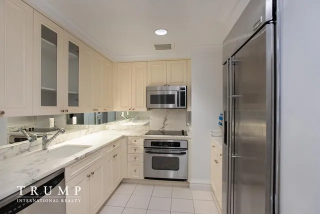 $3,950,000 | 502 Park Avenue, Unit 6H | Lenox Hill