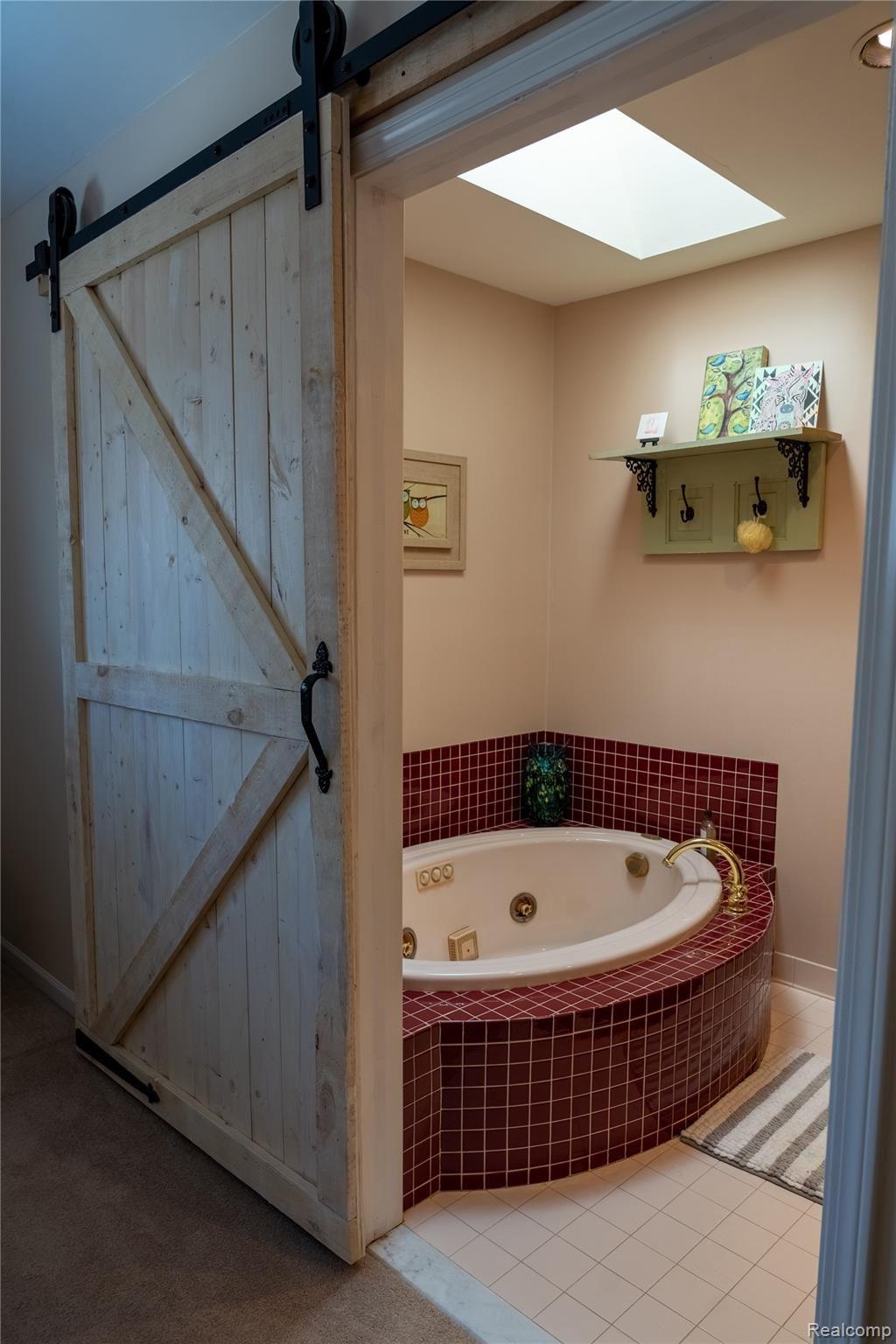 4350 South Mill Road Dryden, MI 48428 - Photo 34 of 56 Jetted tub in master