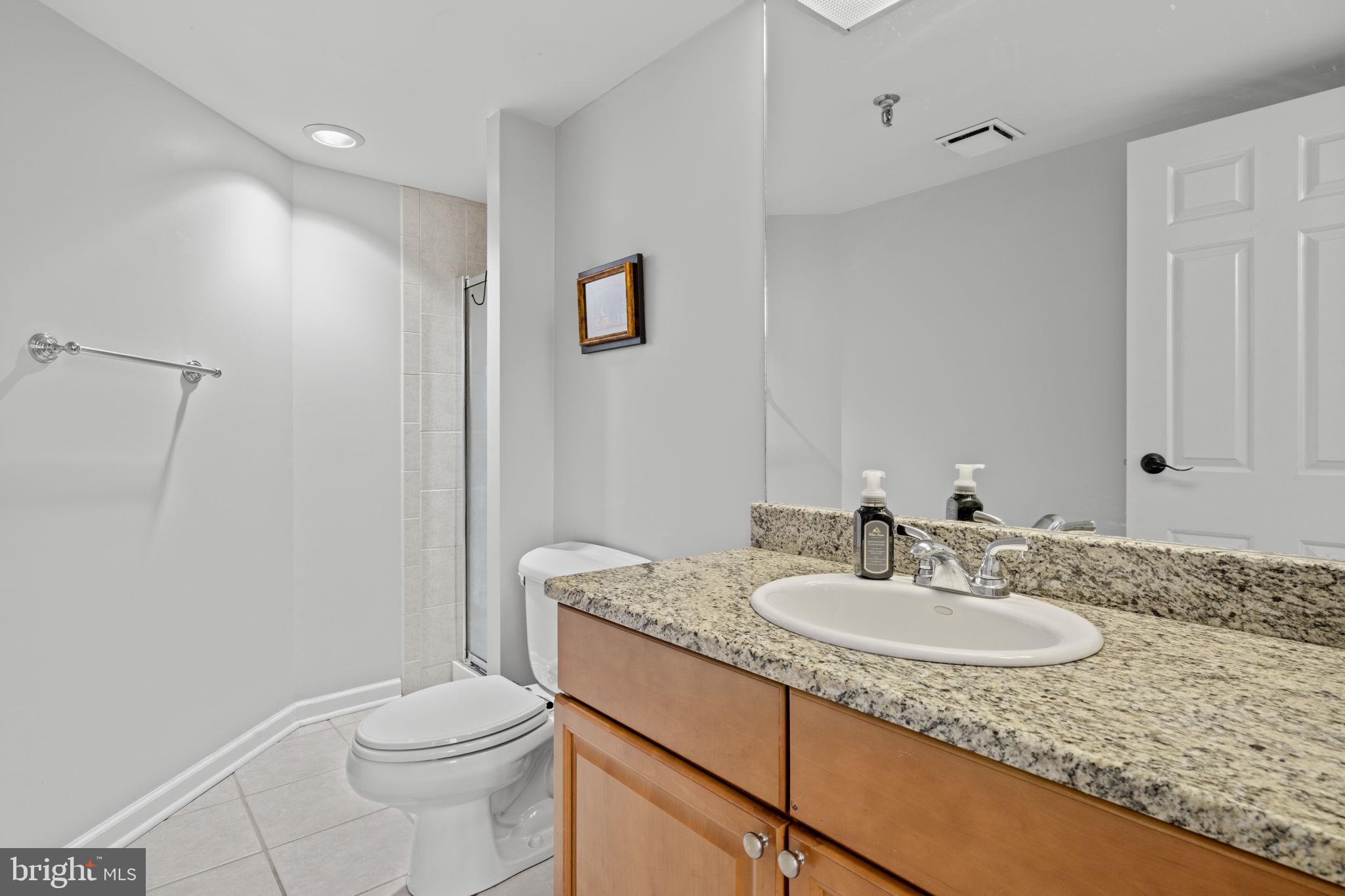 2001 Hamilton Street, Unit 2001 Philadelphia, PA 19130 - Photo 26 of 45 Second Bathroom