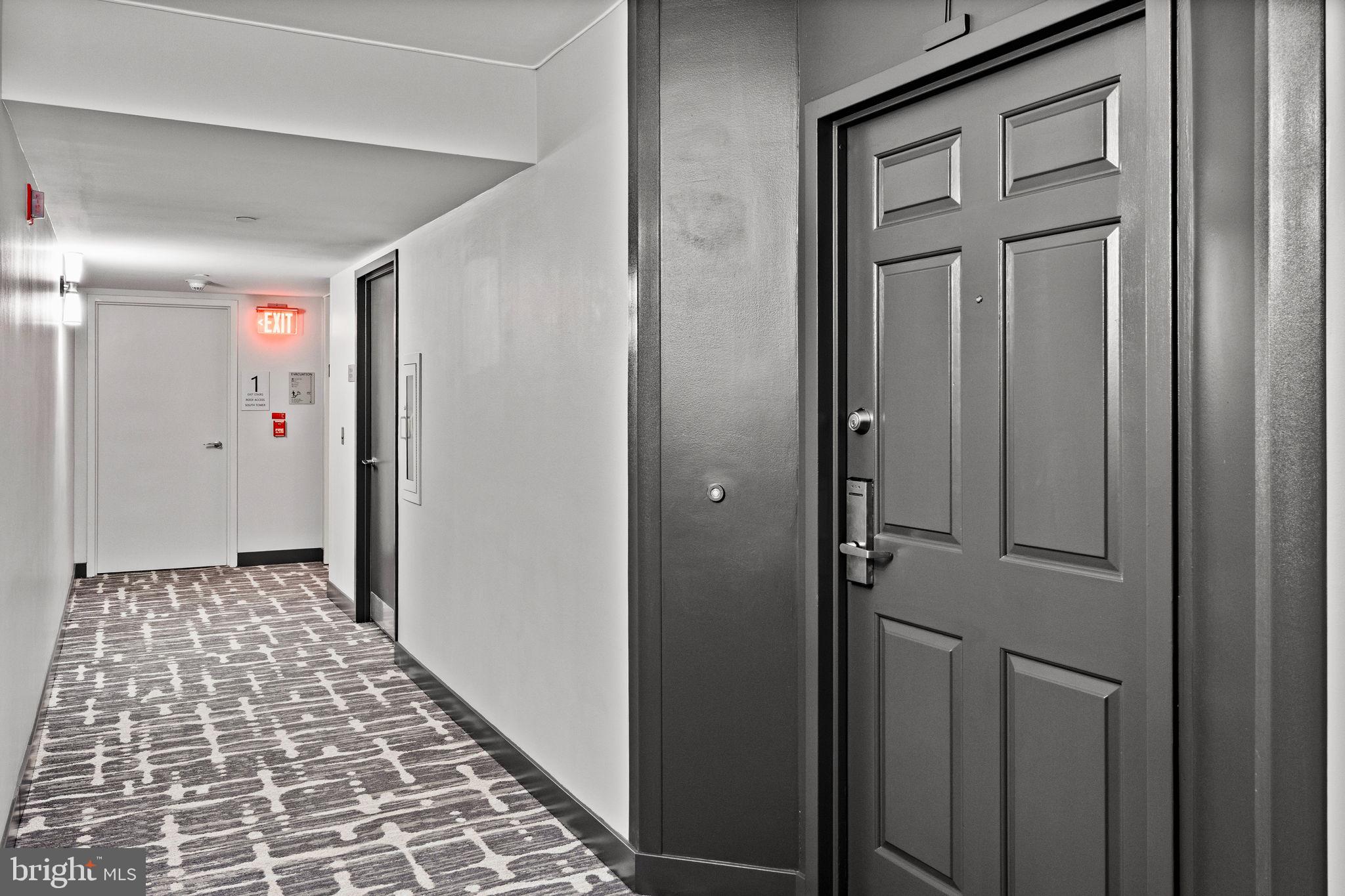 2001 Hamilton Street, Unit 2001 Philadelphia, PA 19130 - Photo 28 of 45 Hallway