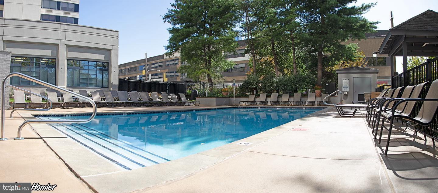 2001 Hamilton Street, Unit 2001 Philadelphia, PA 19130 - Photo 35 of 45 Pool