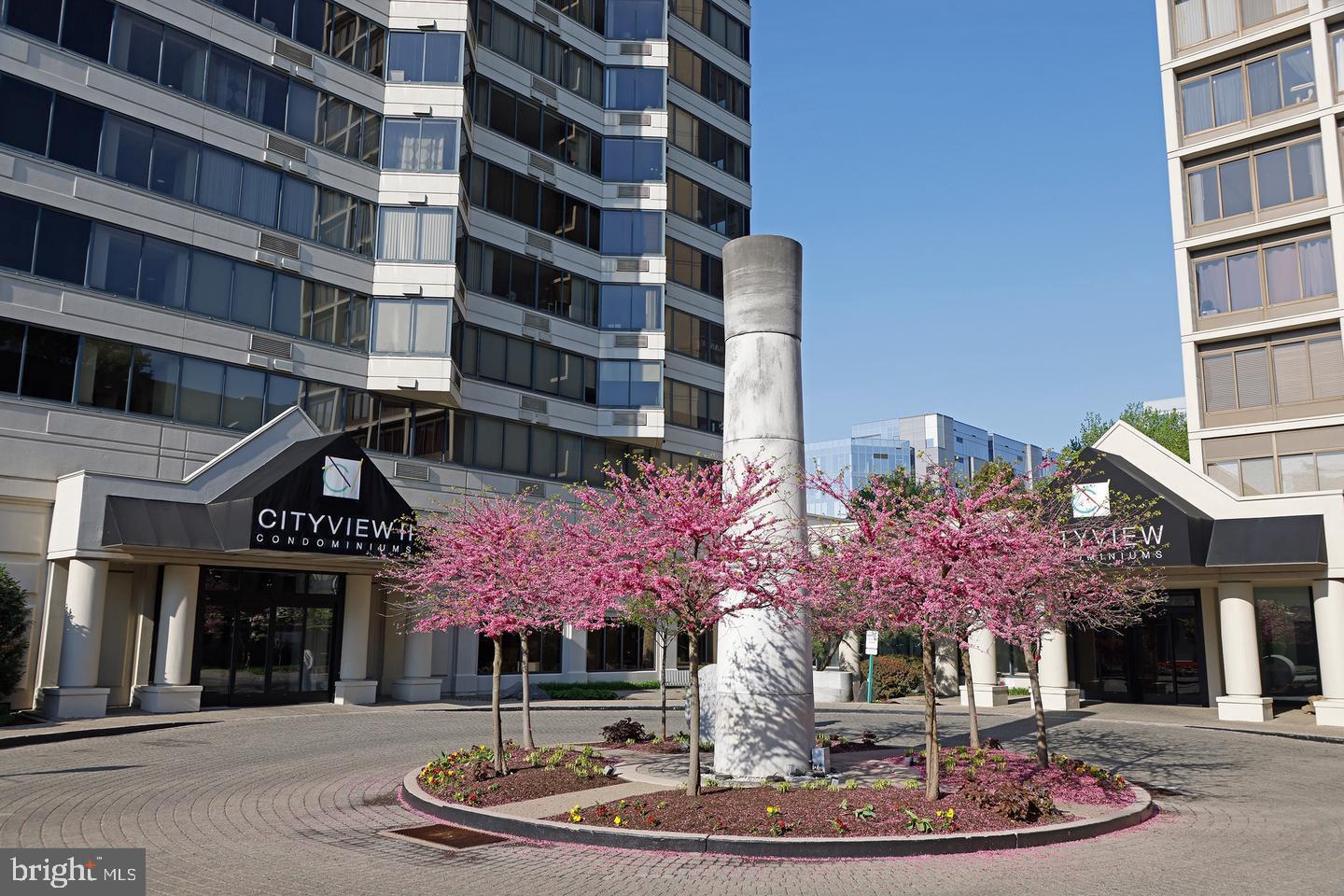 2001 Hamilton Street, Unit 2001 Philadelphia, PA 19130 - Photo 39 of 45 Main entrance