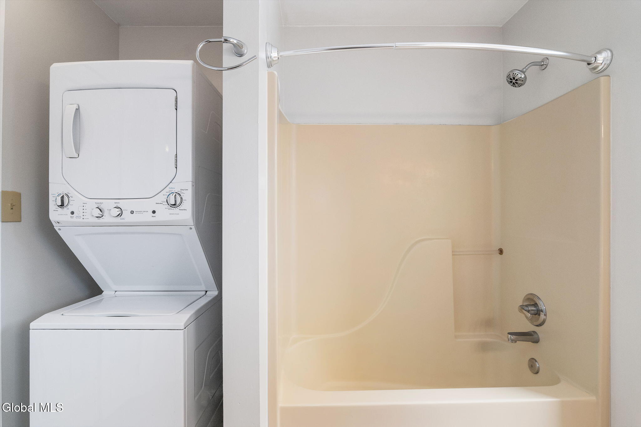 208 Front Street Schenectady, NY 12305 - Photo 14 of 34 14-208FrontSt_14