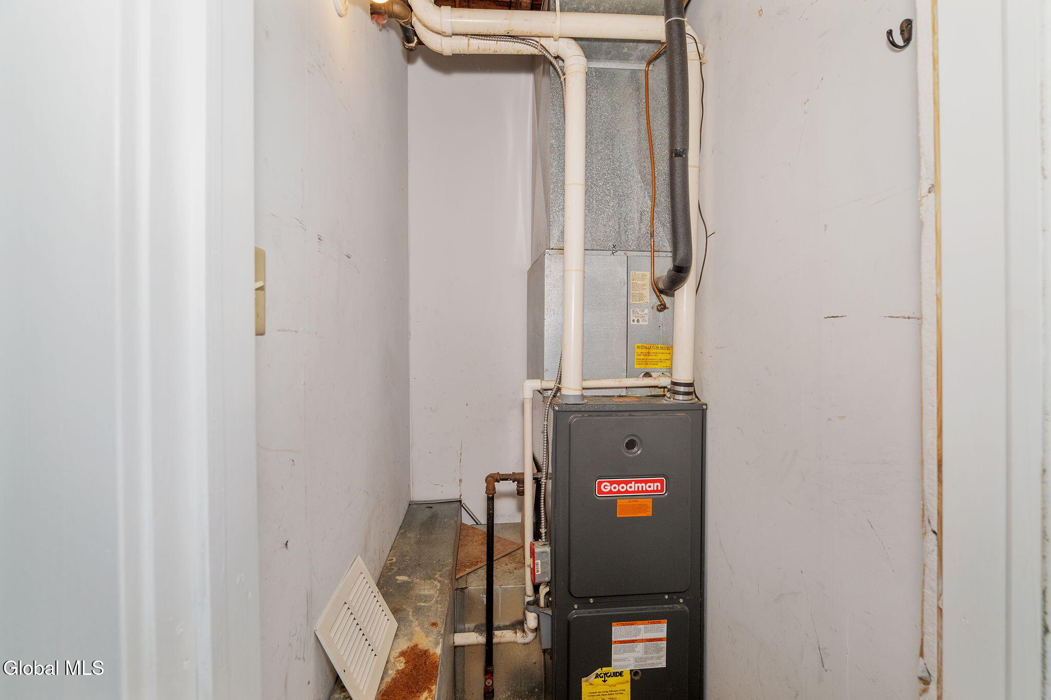 208 Front Street Schenectady, NY 12305 - Photo 15 of 34 15-208FrontSt_15