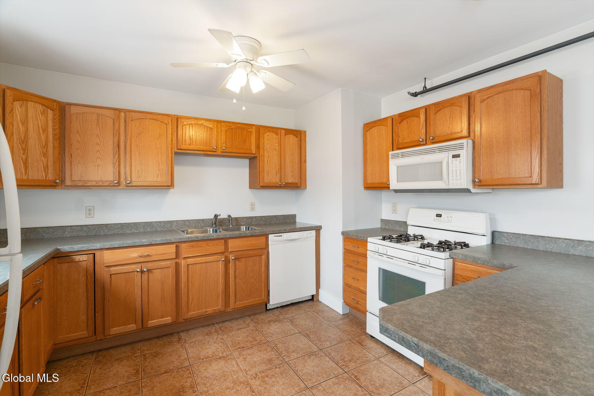 208 Front Street Schenectady, NY 12305 - Photo 4 of 34 4-208FrontSt_04