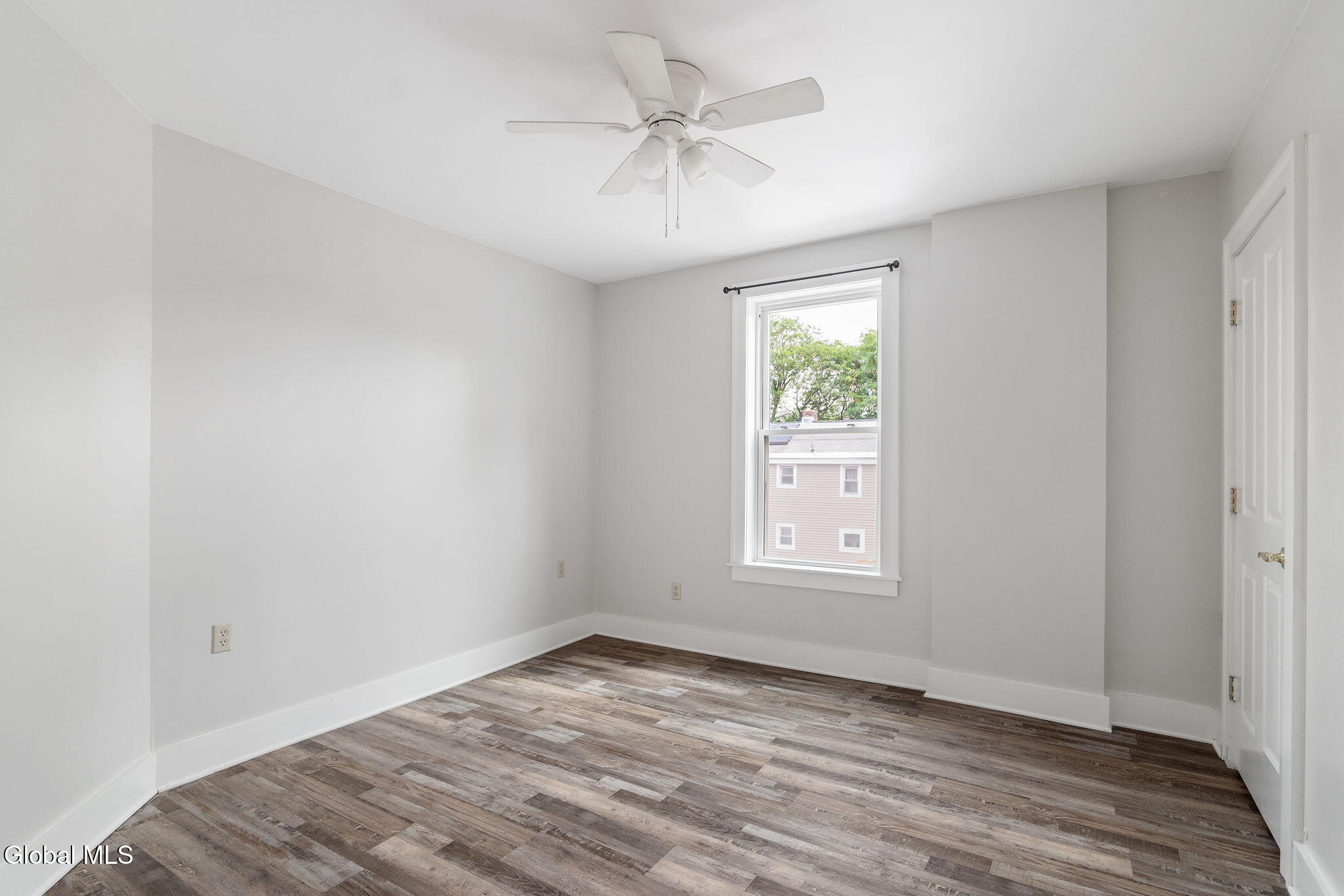 208 Front Street Schenectady, NY 12305 - Photo 10 of 34 10-208FrontSt_10