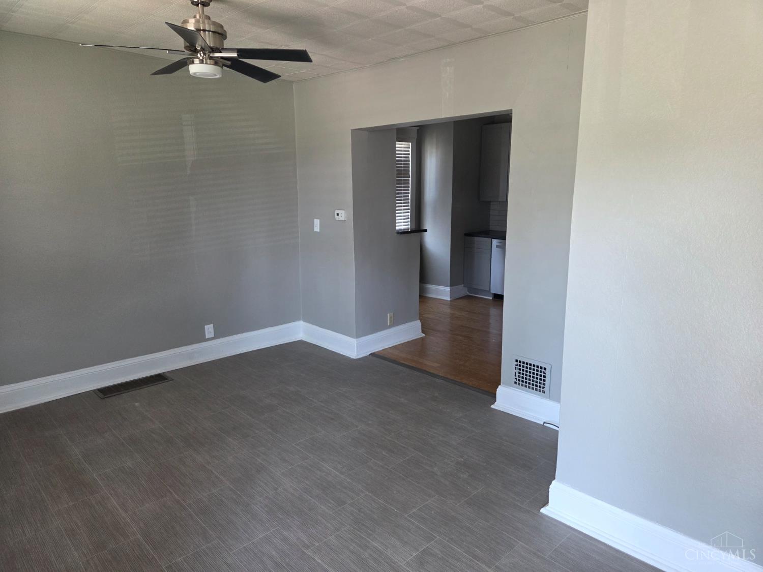 4202 Harding Avenue Cincinnati, OH 45211 - Photo 7 of 12
