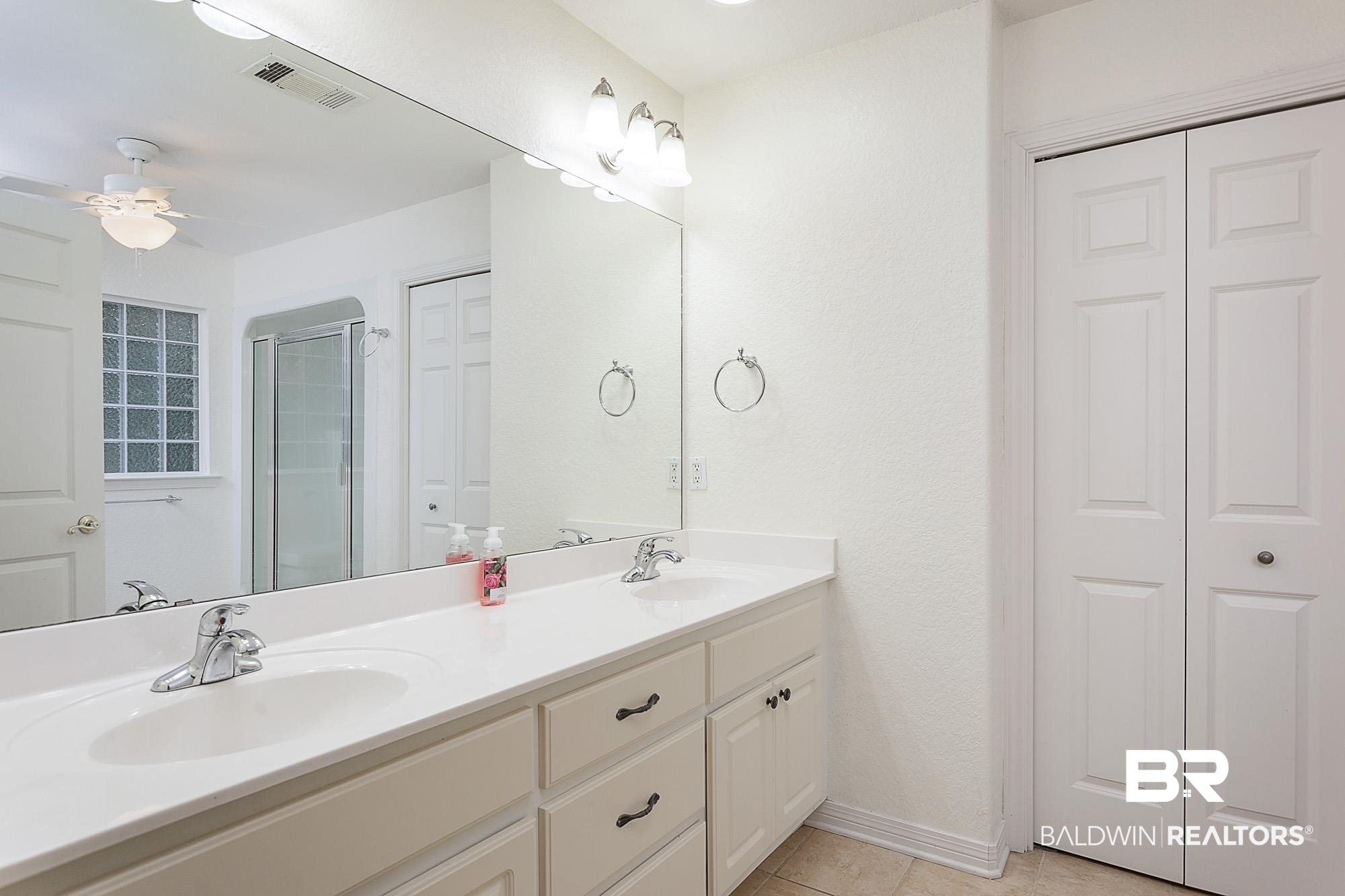 9734 North Bayou Road Lillian, AL 36549 - Photo 12 of 31 Masterbath