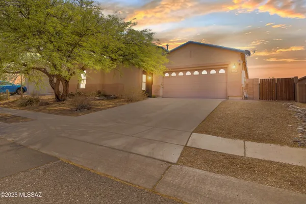 $349,999 | 3347 South Desert Scroll Place, Tucson, AZ 85735