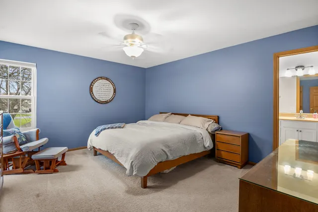 $344,900 | 352 Normandie Drive, Sugar Grove, IL 60554