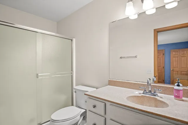 $344,900 | 352 Normandie Drive, Sugar Grove, IL 60554