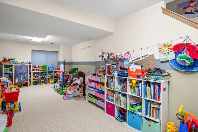 $344,900 | 352 Normandie Drive, Sugar Grove, IL 60554