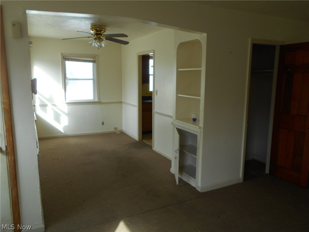 2027 North Green Road Cleveland, OH 44121 - Photo 3 of 11