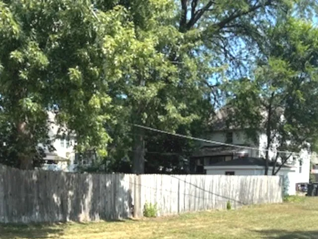 $234,700 | 2712 Elizabeth Avenue, Zion, IL 60099