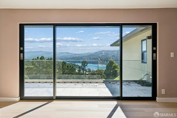 $20,000 | 1435 Lakeview Drive, Hillsborough, CA 94010