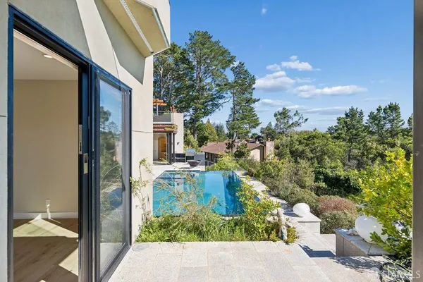 $20,000 | 1435 Lakeview Drive, Hillsborough, CA 94010