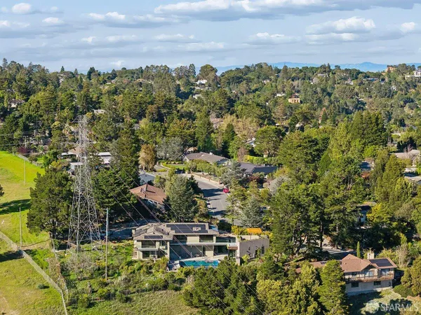 $20,000 | 1435 Lakeview Drive, Hillsborough, CA 94010