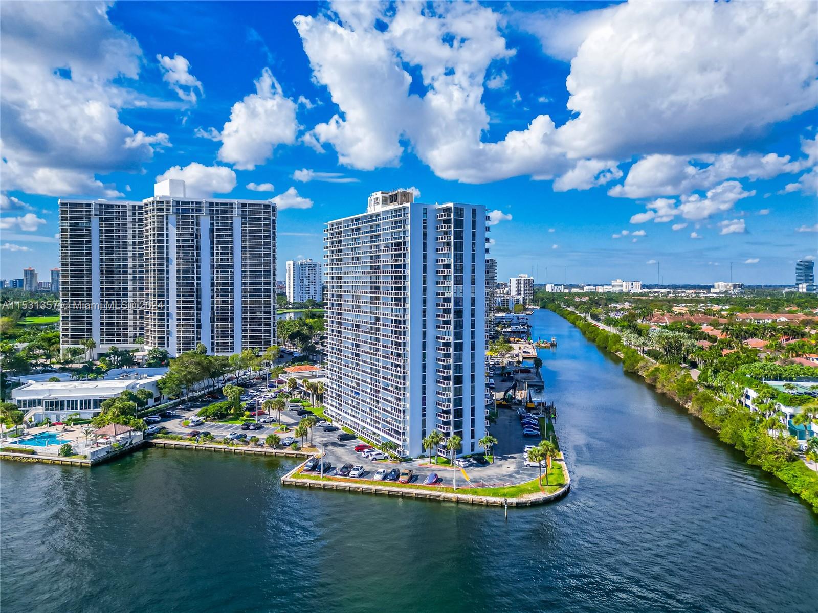 20505 East Country Club Dr Unit 132