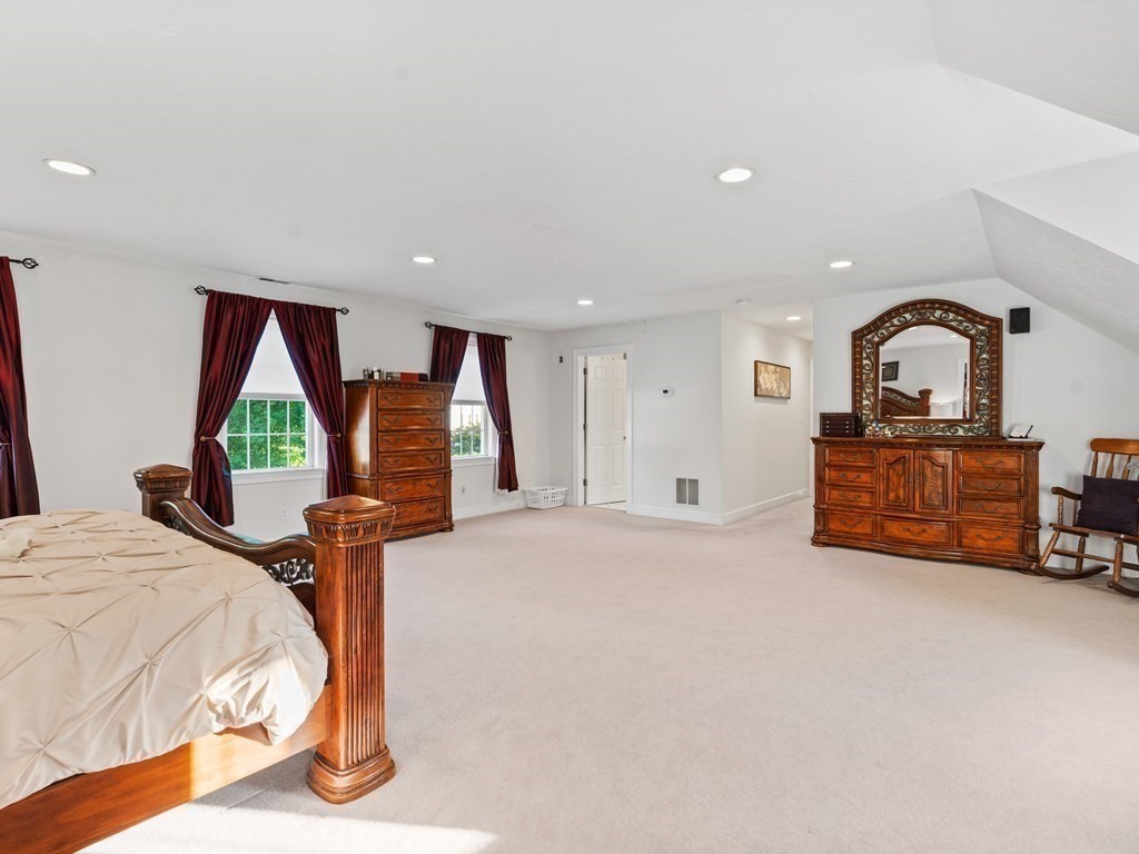 20 Concord Road Stoneham, MA 02180 - Photo 14 of 35 Gallery Image 14