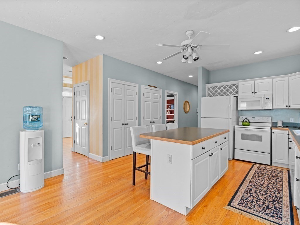 20 Concord Road Stoneham, MA 02180 - Photo 4 of 35 Gallery Image 4