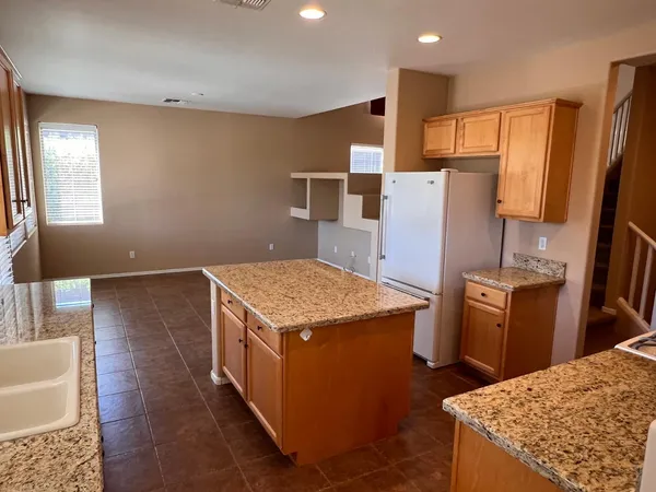 $2,995 | 6631 South Classic Way, Gilbert, AZ 85298