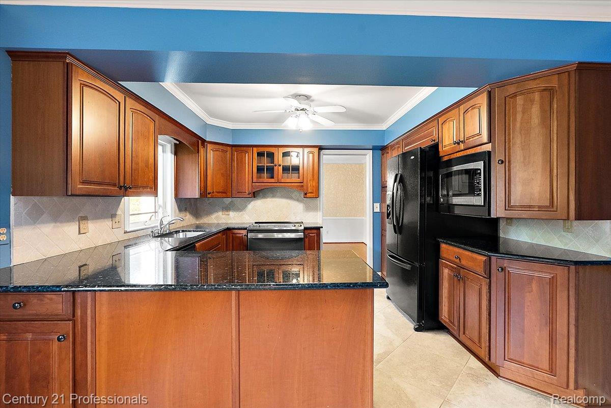 633 Foxhall Road Bloomfield Hills, MI 48304 - Photo 33 of 61 Kitchen