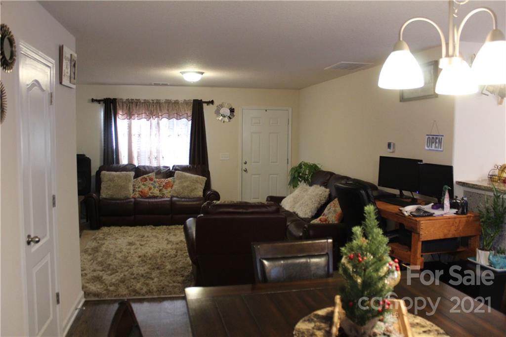 6506 Paw Village Road Charlotte, NC 28214 - Photo 8 of 19 Gallery Image 8