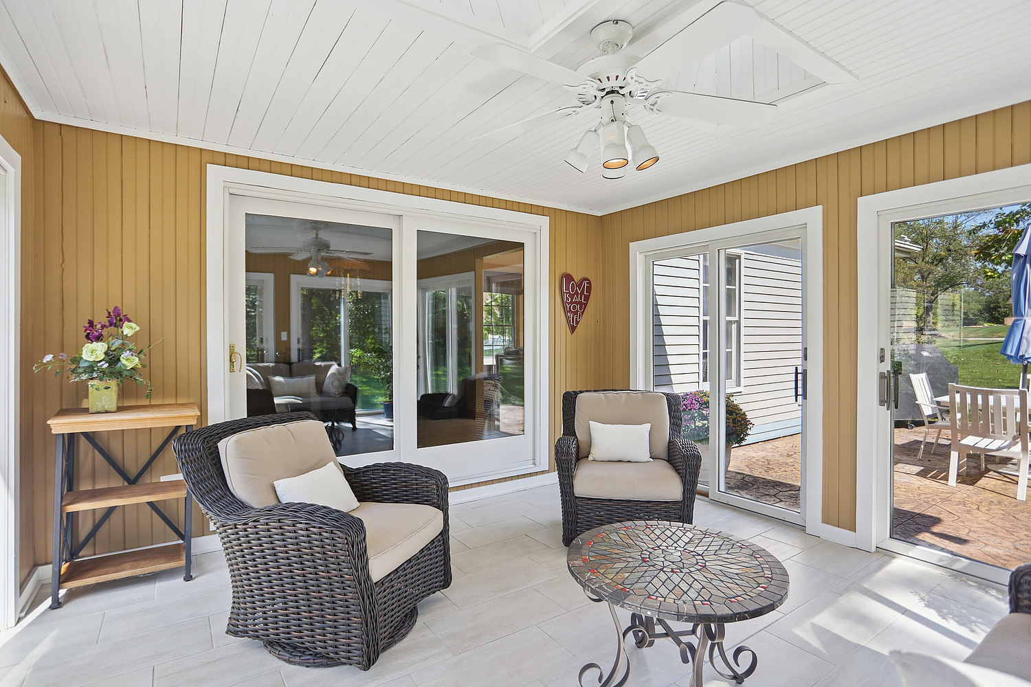580 Moray Terrace Crete, IL 60417 - Photo 13 of 35 a living room with furniture and a large window