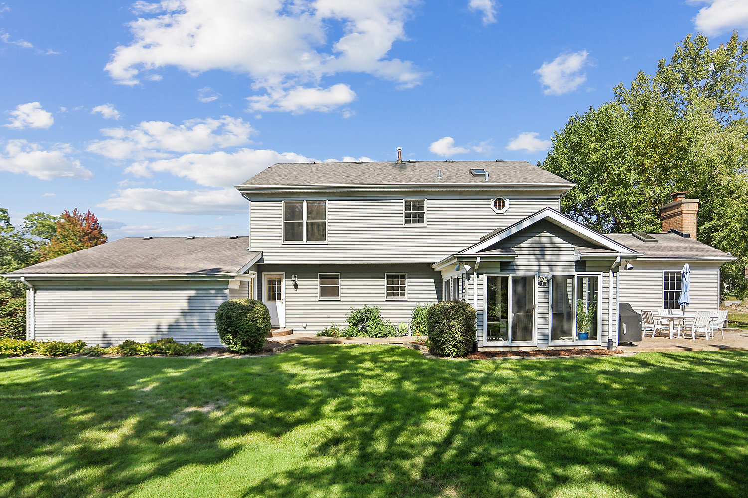 580 Moray Terrace Crete, IL 60417 - Photo 28 of 35 a front view of a house with a garden