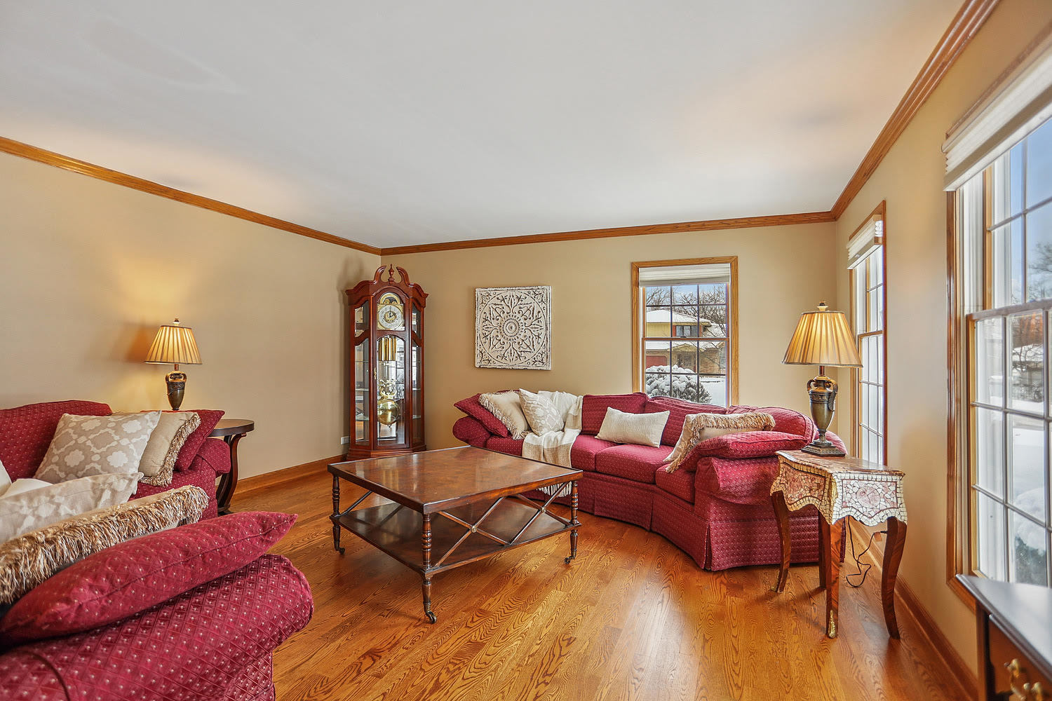 580 Moray Terrace Crete, IL 60417 - Photo 5 of 35 a living room with furniture and a wooden floor