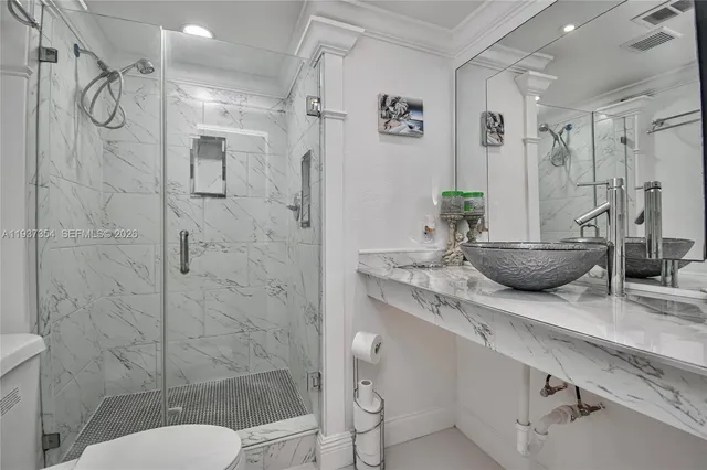 $1,600 | 1638 Embassy Drive, Unit 308, West Palm Beach, FL 33401