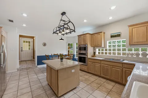 $635,000 | 3216 Lakeway Boulevard, Austin, TX 78734