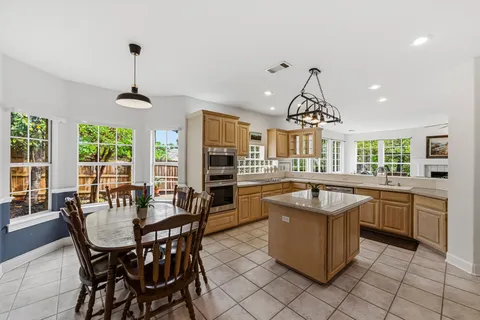 $635,000 | 3216 Lakeway Boulevard, Austin, TX 78734