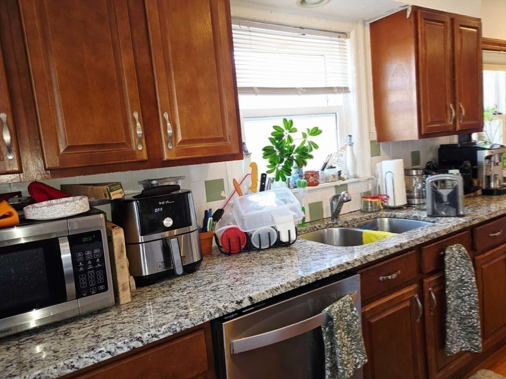 70 Beaconwood Road, Unit B Newton, MA 02461 - Photo 17 of 39