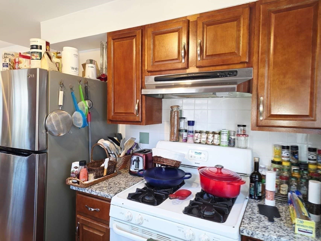 70 Beaconwood Road, Unit B Newton, MA 02461 - Photo 18 of 39