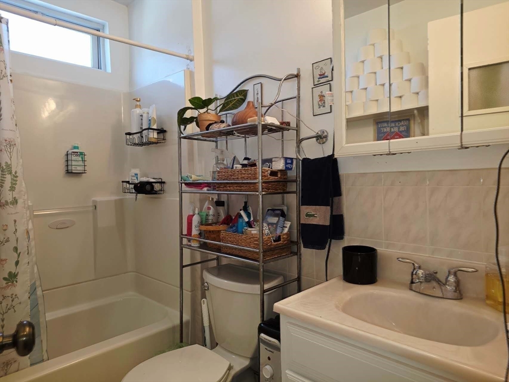 70 Beaconwood Road, Unit B Newton, MA 02461 - Photo 31 of 39