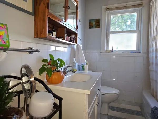 $5,000 | 70 Beaconwood Road, Unit B, Newton, MA 02461