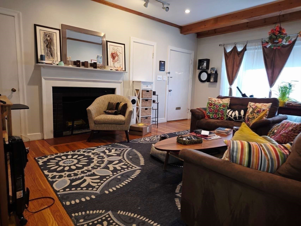 70 Beaconwood Road, Unit B Newton, MA 02461 - Photo 6 of 39