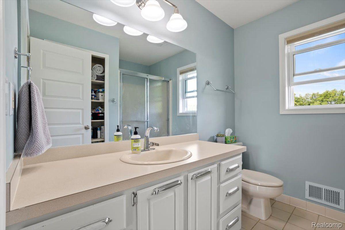 8597 Sashabaw Road Clarkston, MI 48348 - Photo 30 of 61 Gallery Image 30